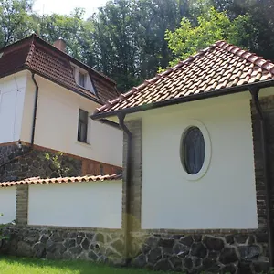 - Zbraslav, U Zámku Praha