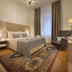 Little King Old Town Ξενοδοχείο με διαμερίσματα
